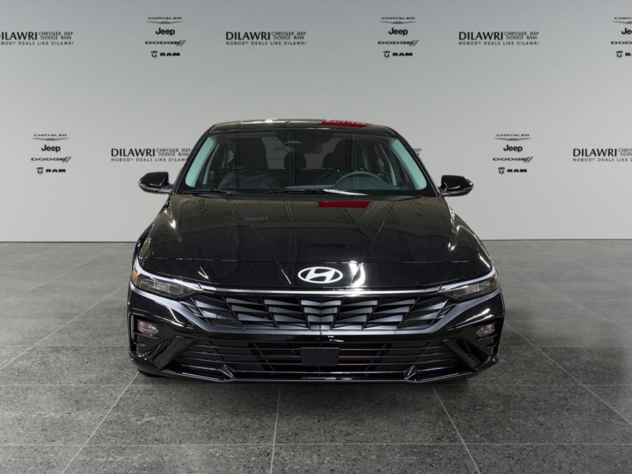 2026 Hyundai Elantra Luxury IVT Photo