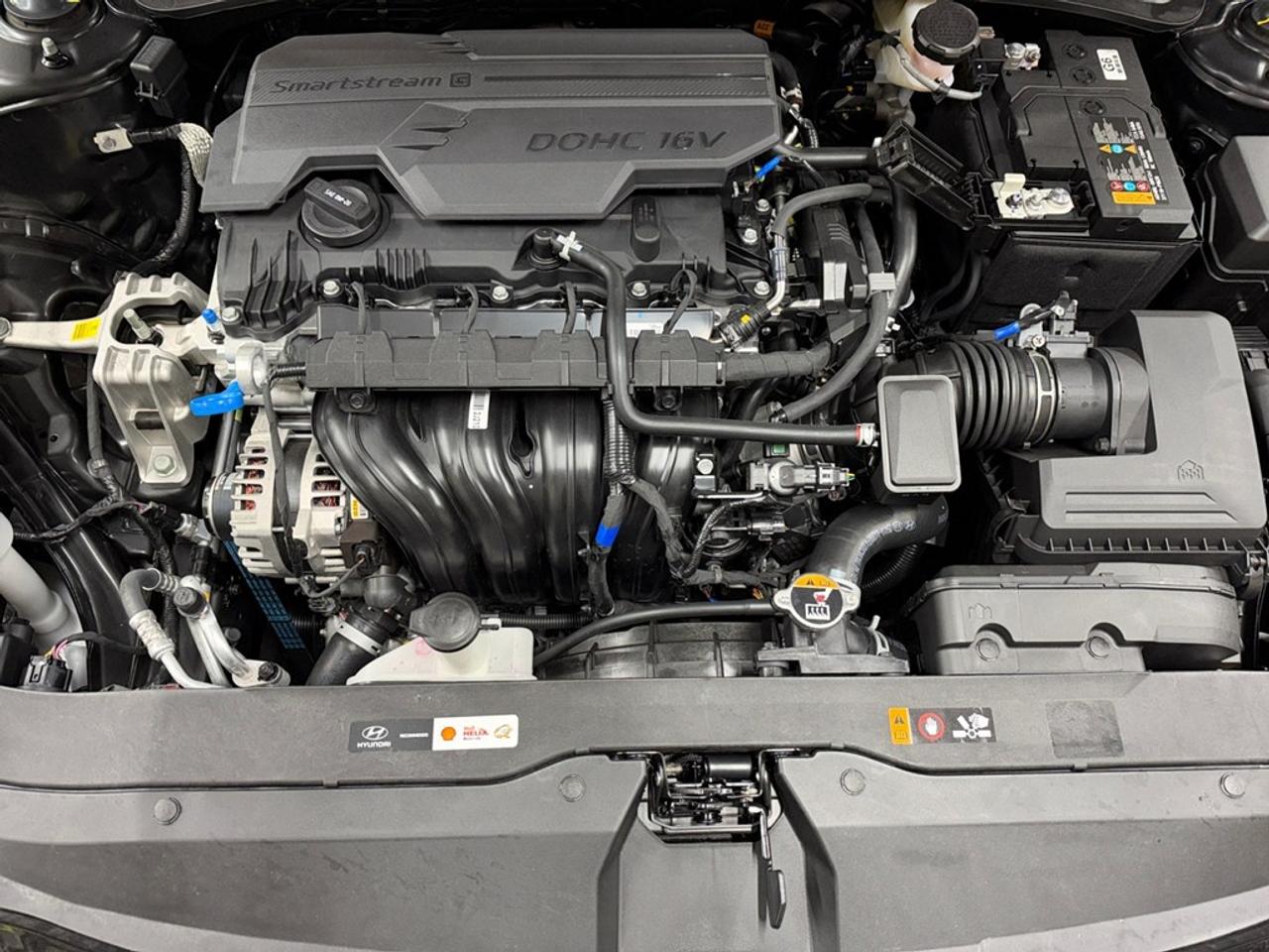 2026 Hyundai Elantra Luxury IVT Photo