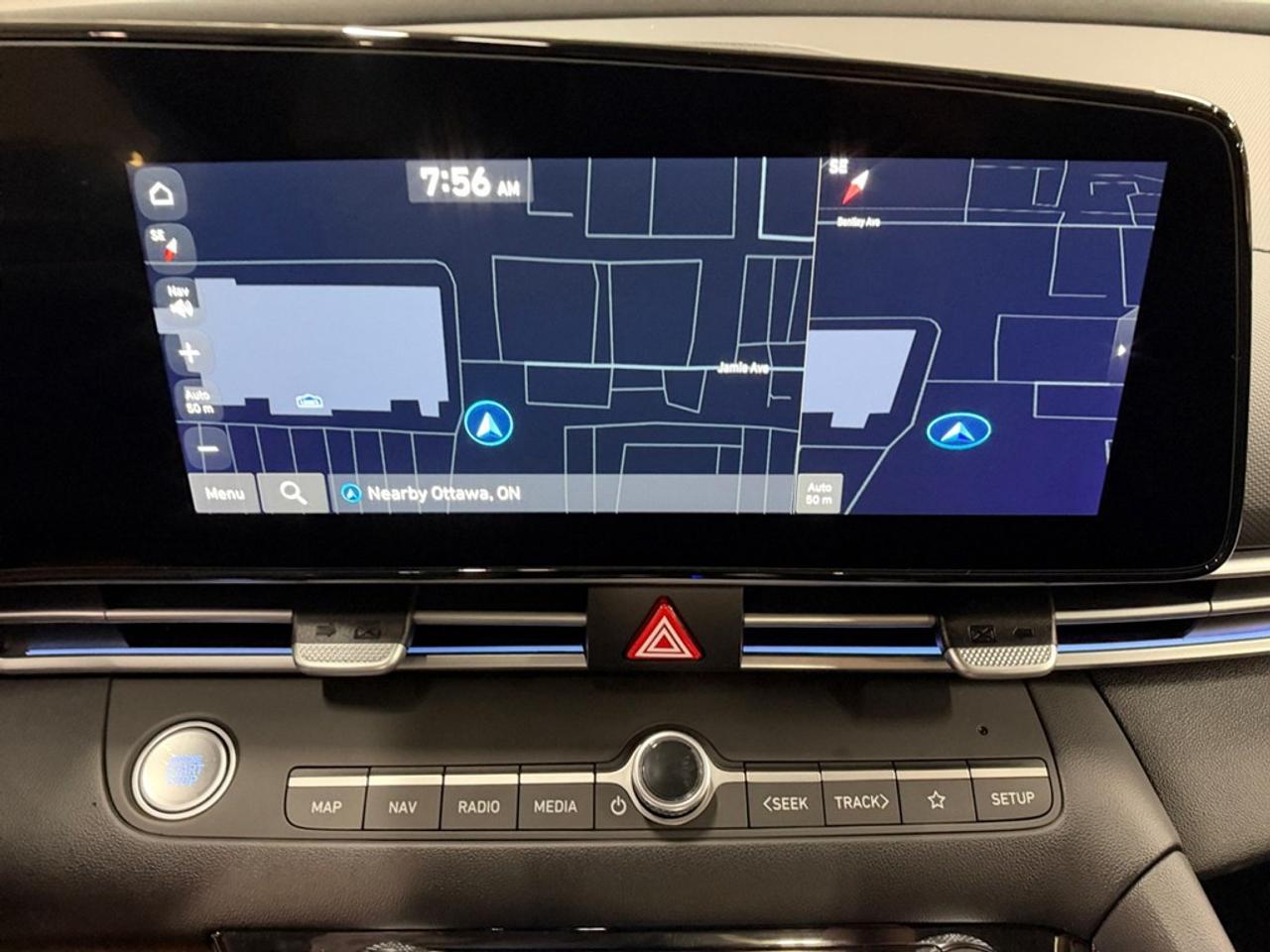2026 Hyundai Elantra Luxury IVT Photo