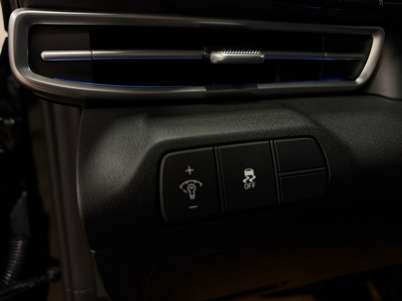 2026 Hyundai Elantra Luxury IVT Photo