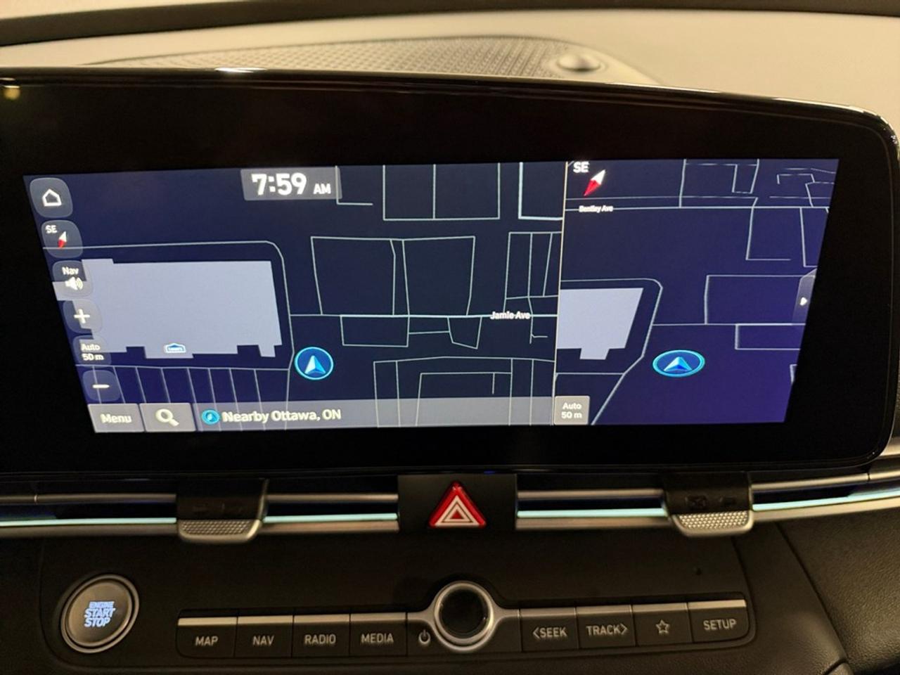 2026 Hyundai Elantra Luxury IVT Photo