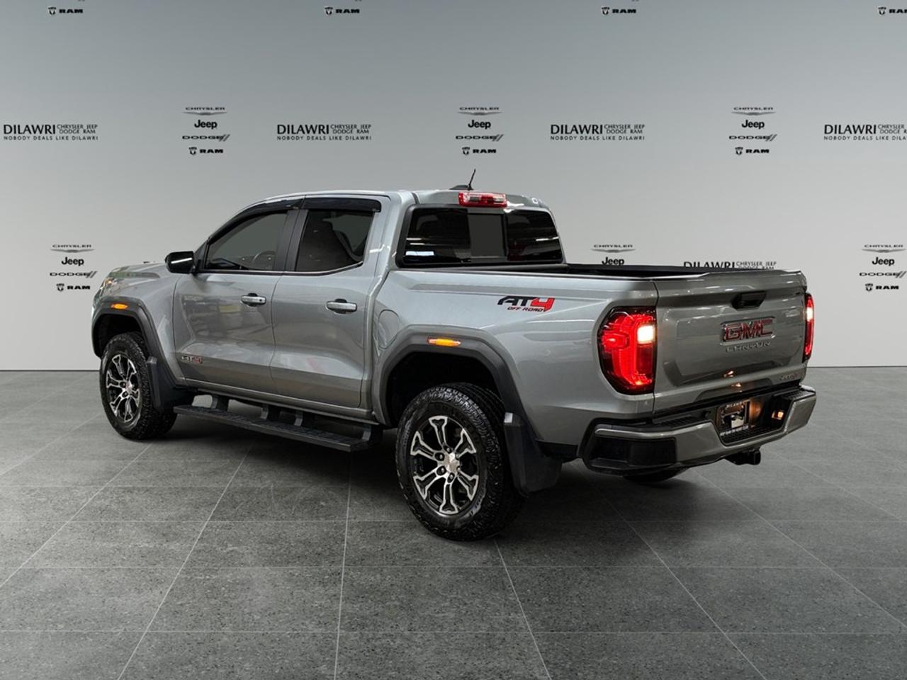 2024 GMC Canyon 4WD Crew Cab AT4 Photo2