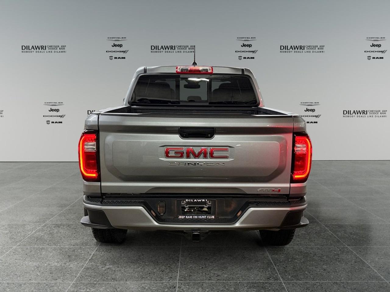 2024 GMC Canyon 4WD Crew Cab AT4 Photo