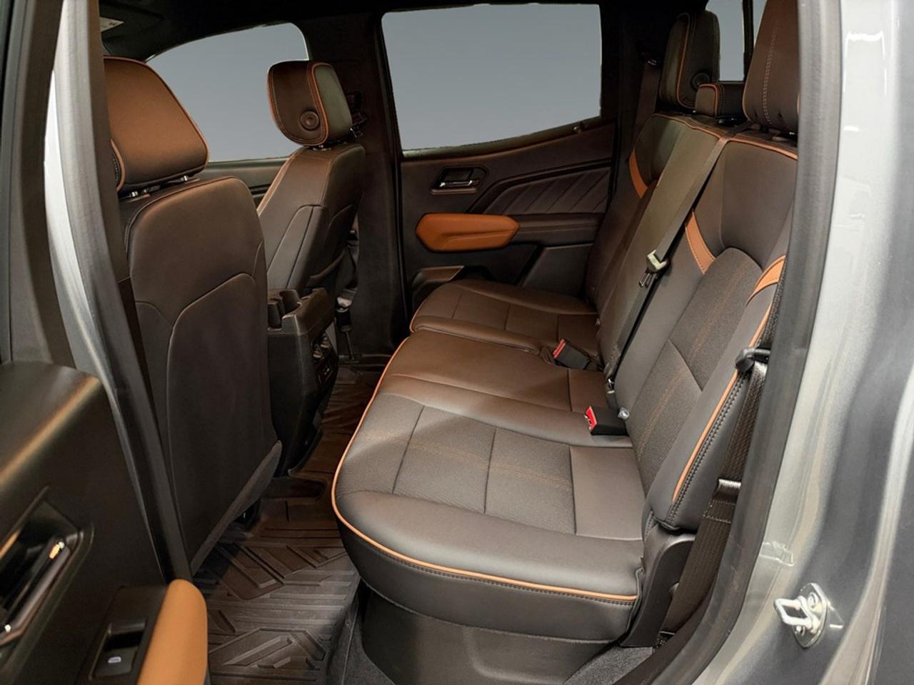 2024 GMC Canyon 4WD Crew Cab AT4 Photo
