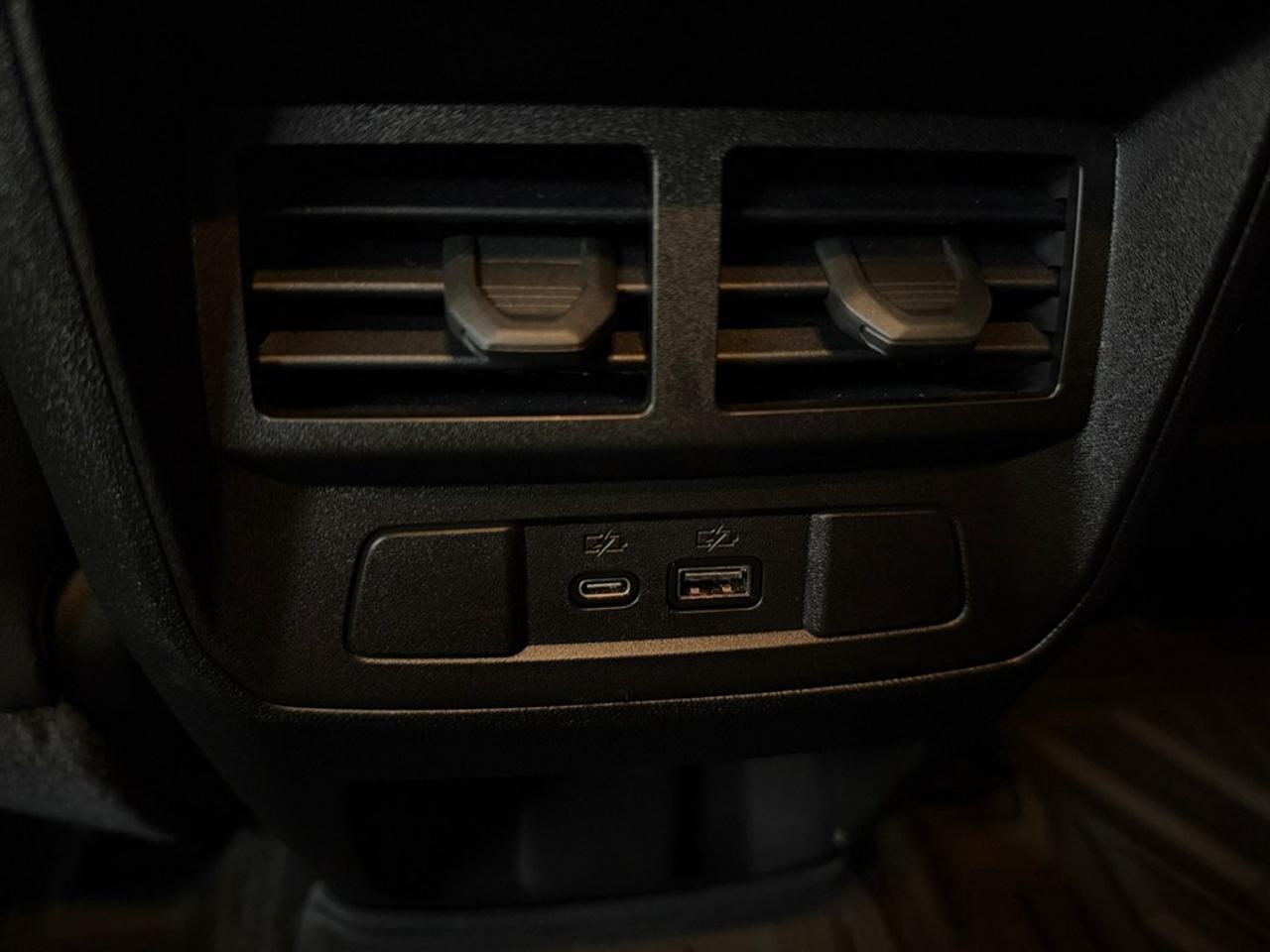 2024 GMC Canyon 4WD Crew Cab AT4 Photo