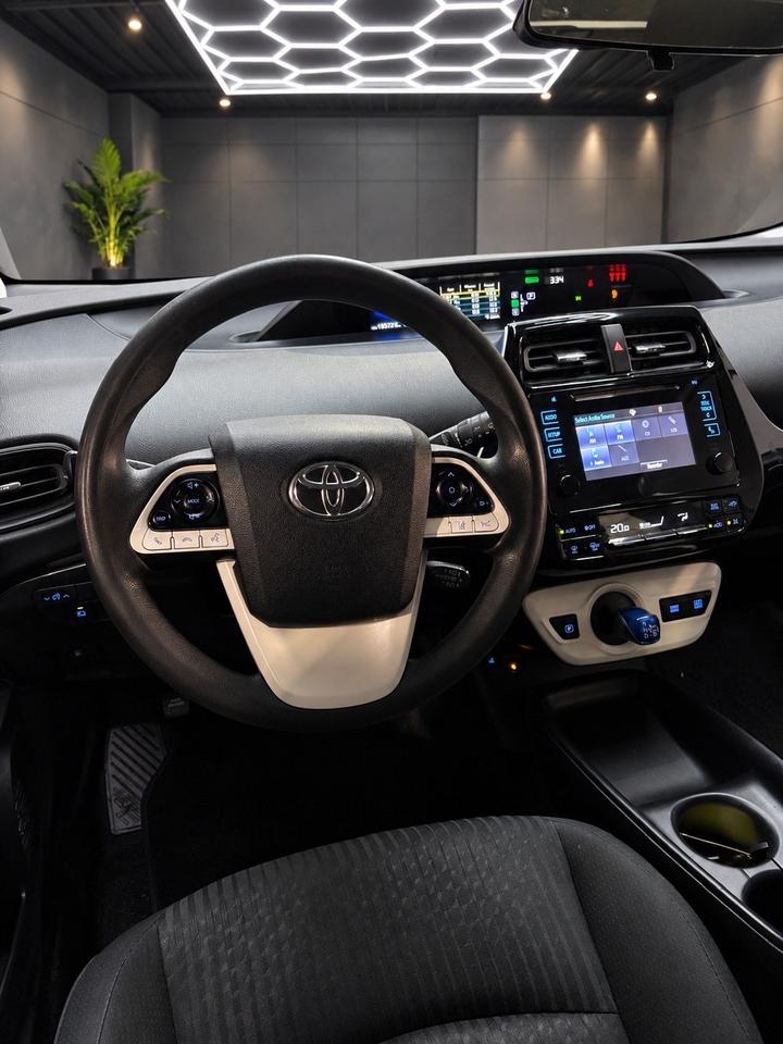 2018 Toyota Prius Auto Photo