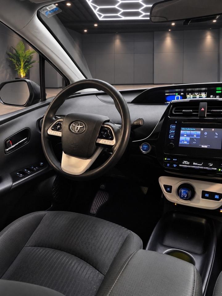 2018 Toyota Prius Auto Photo