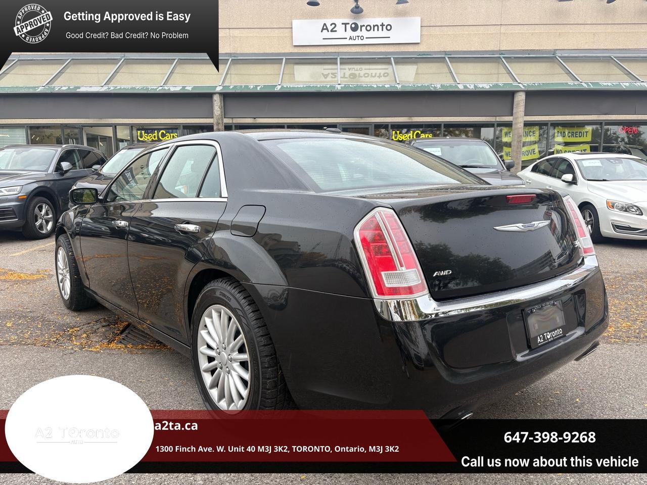 2012 Chrysler 300 4dr Sdn V8 300C AWD Photo