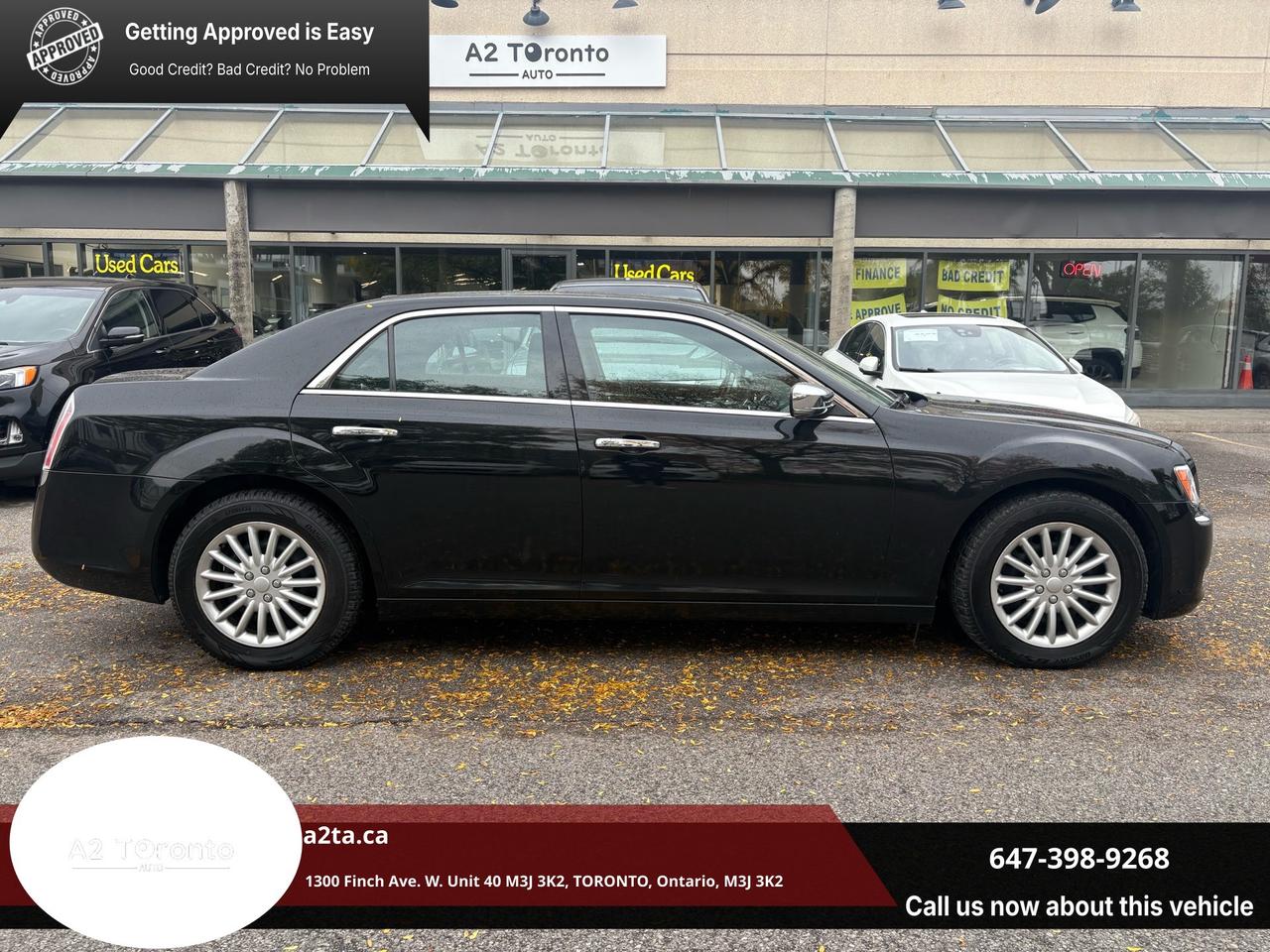 2012 Chrysler 300 4dr Sdn V8 300C AWD Photo