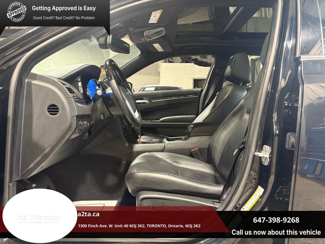 2012 Chrysler 300 4dr Sdn V8 300C AWD Photo