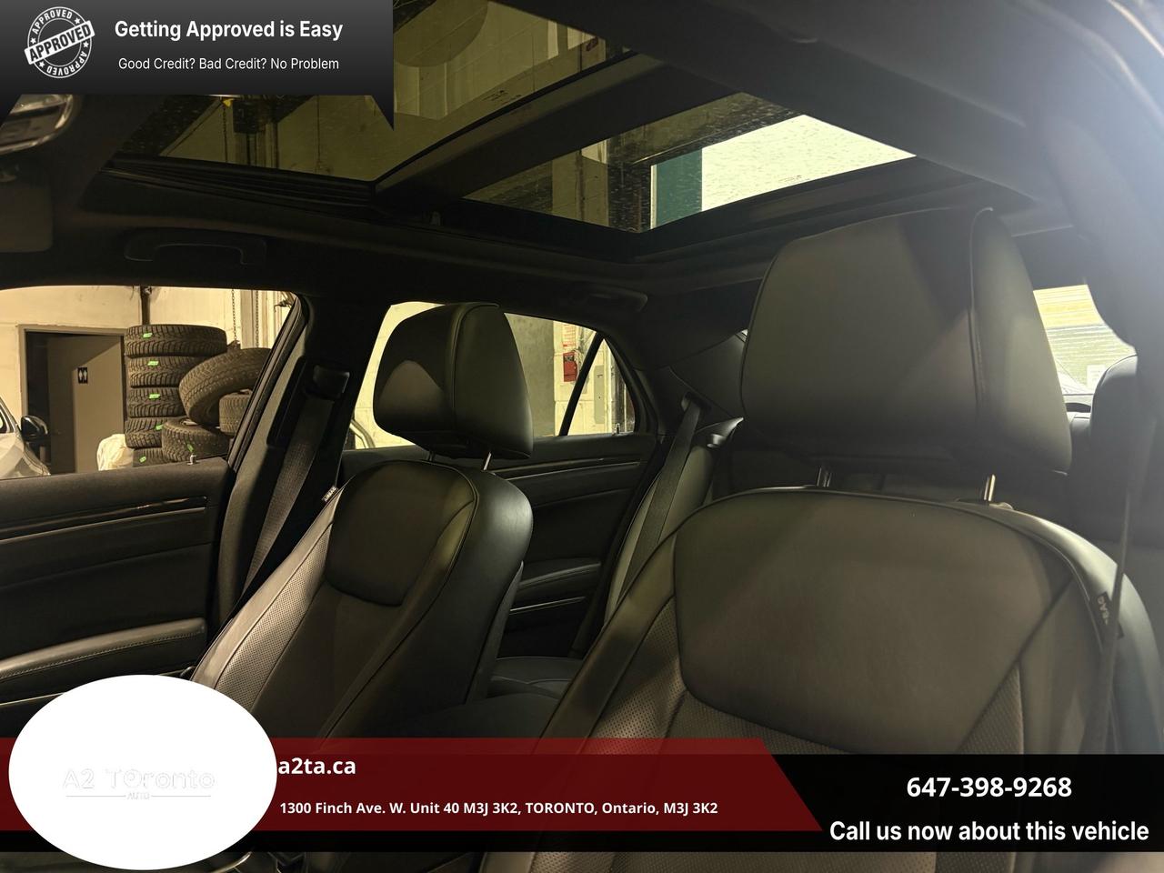 2012 Chrysler 300 4dr Sdn V8 300C AWD Photo