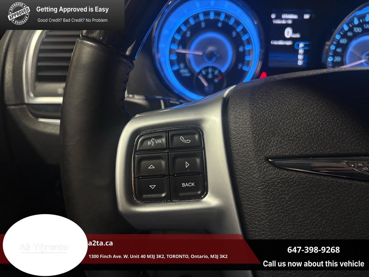 2012 Chrysler 300 4dr Sdn V8 300C AWD Photo