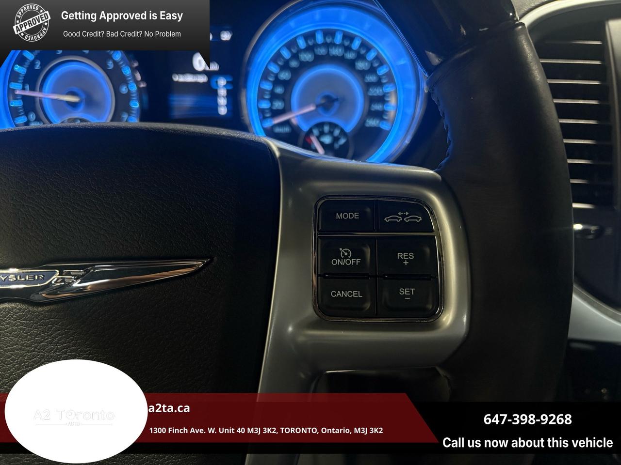 2012 Chrysler 300 4dr Sdn V8 300C AWD Photo