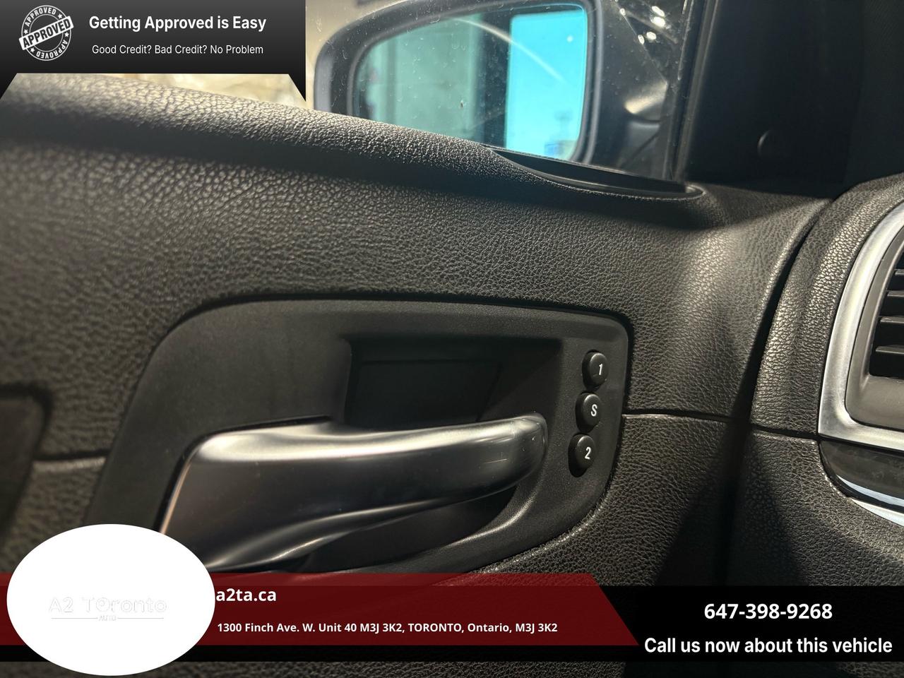 2012 Chrysler 300 4dr Sdn V8 300C AWD Photo