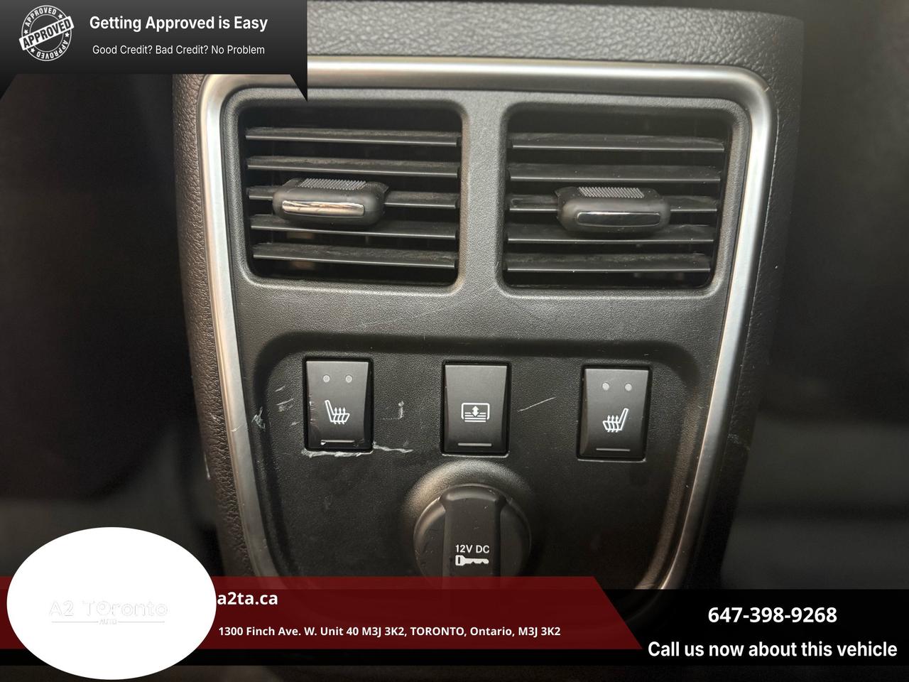 2012 Chrysler 300 4dr Sdn V8 300C AWD Photo