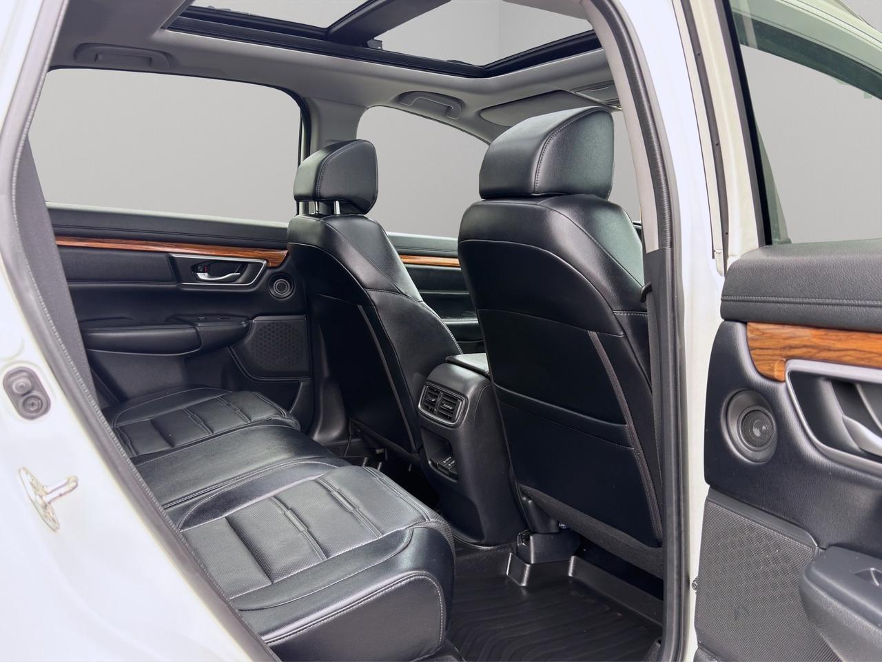 2018 Honda CR-V Touring AWD Photo