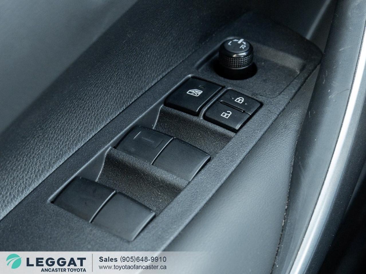 2023 Toyota Corolla SE CVT Photo
