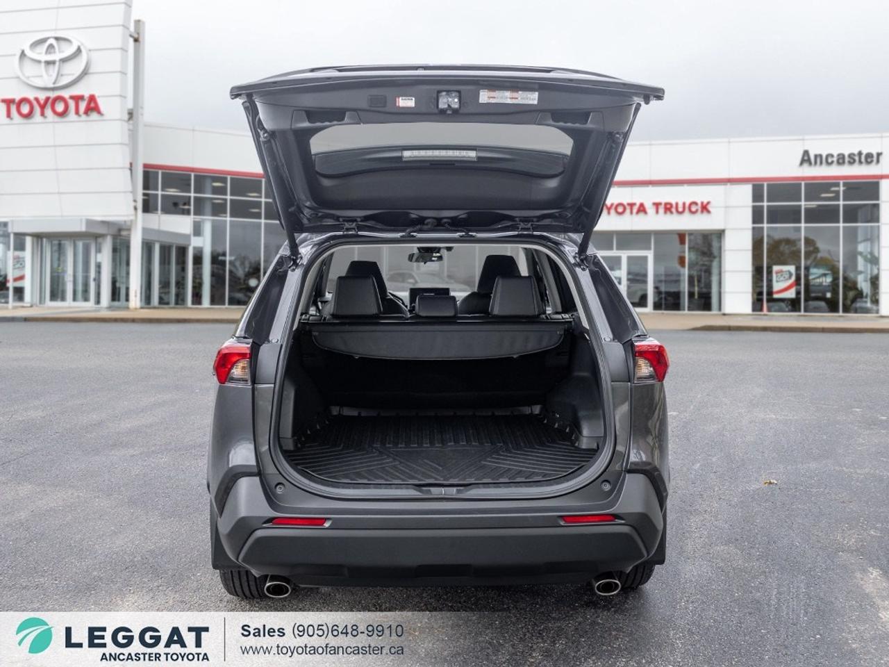 2024 Toyota RAV4 Hybrid Hybrid XLE PREMIUM AWD Photo