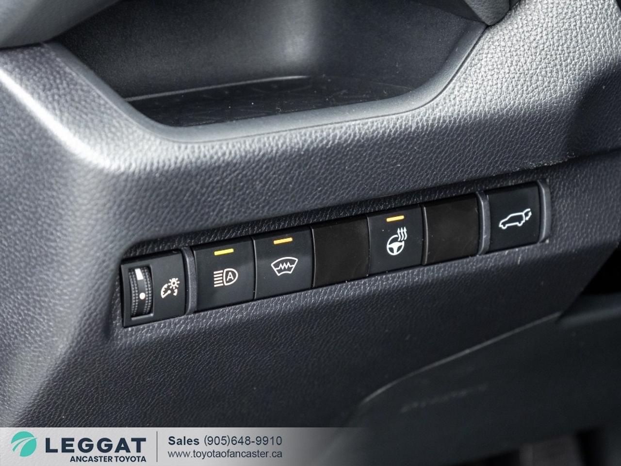 2024 Toyota RAV4 Hybrid Hybrid XLE PREMIUM AWD Photo