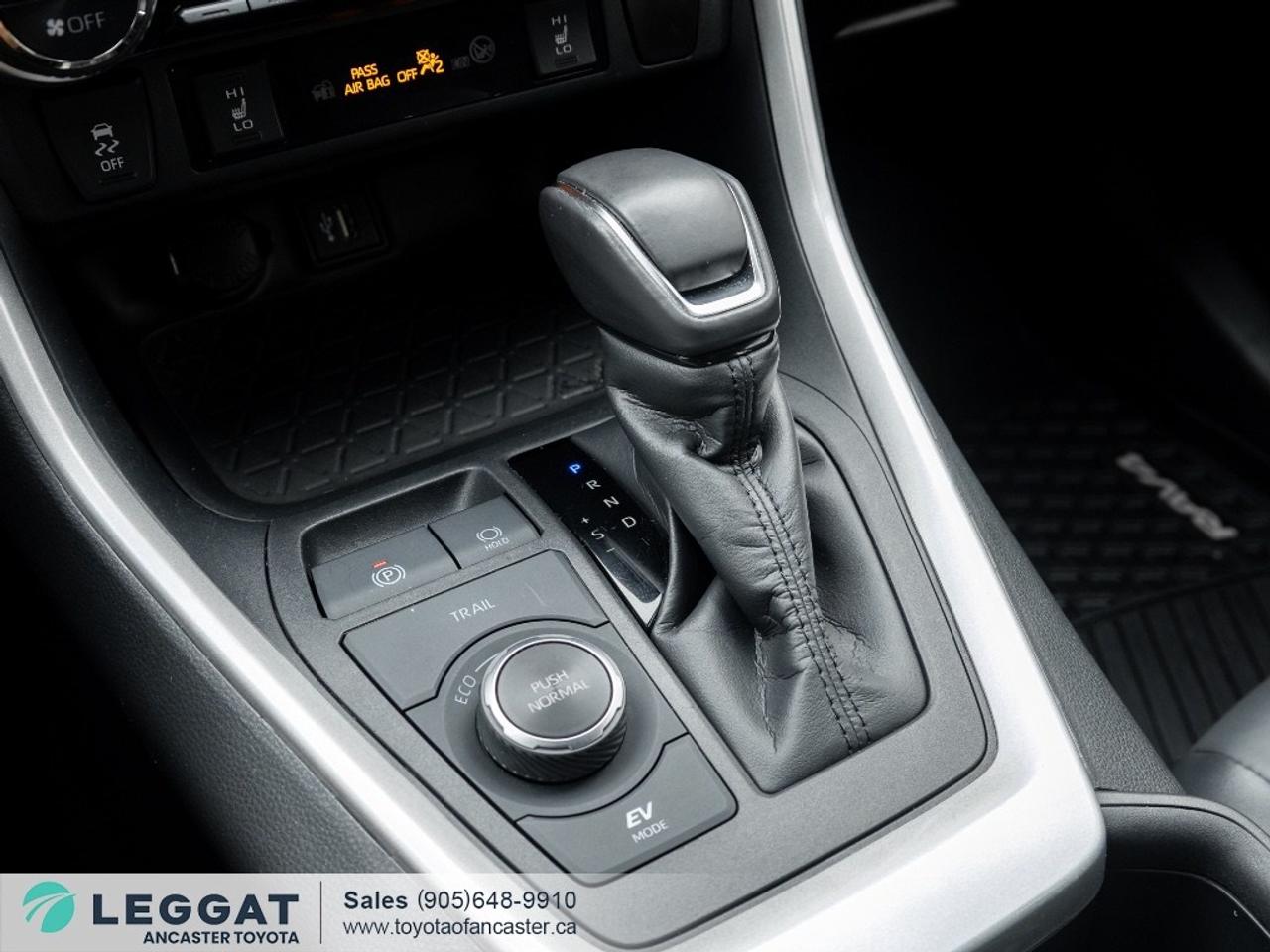 2024 Toyota RAV4 Hybrid Hybrid XLE PREMIUM AWD Photo