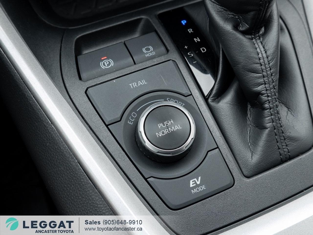 2024 Toyota RAV4 Hybrid Hybrid XLE PREMIUM AWD Photo
