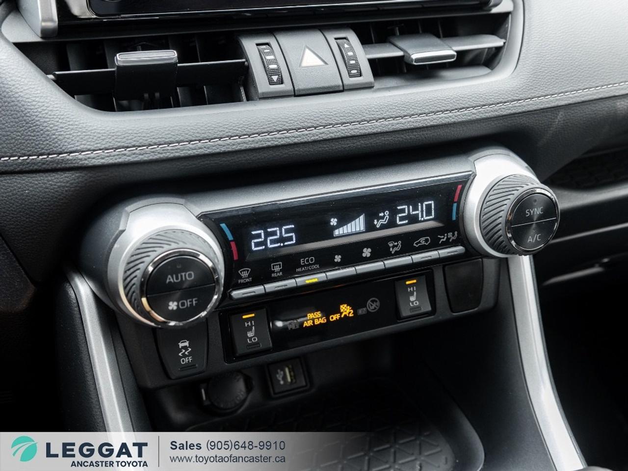 2024 Toyota RAV4 Hybrid Hybrid XLE PREMIUM AWD Photo