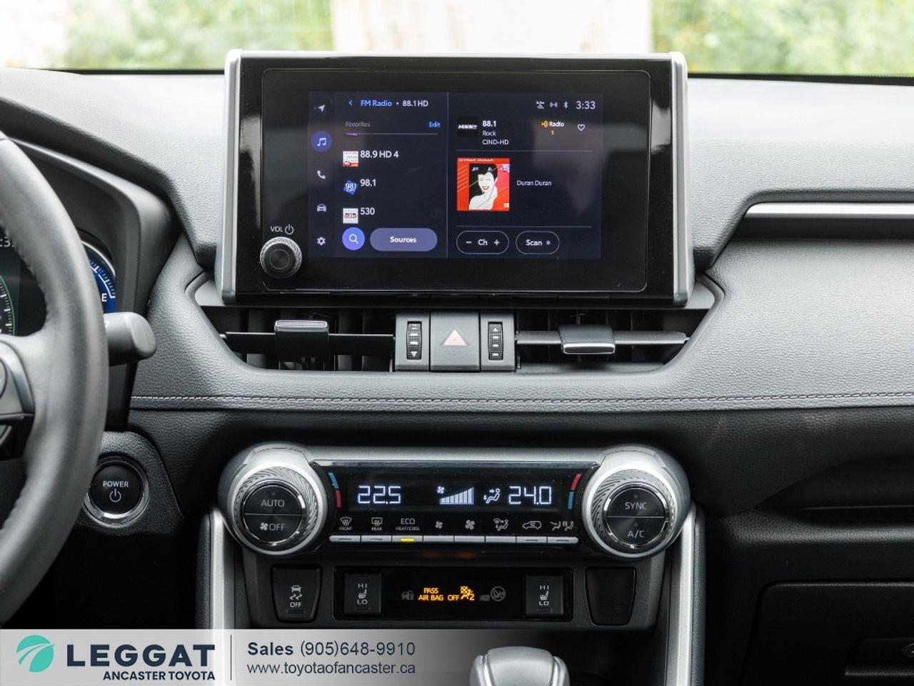 2024 Toyota RAV4 Hybrid Hybrid XLE PREMIUM AWD Photo