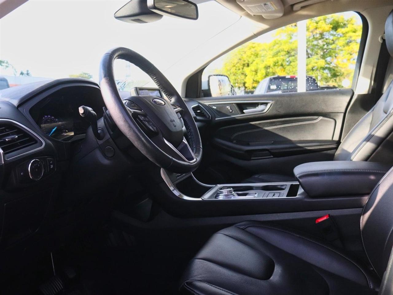 2022 Ford Edge Titanium | AWD | NAV | ROOF | TOW | HTD STR WHL Photo