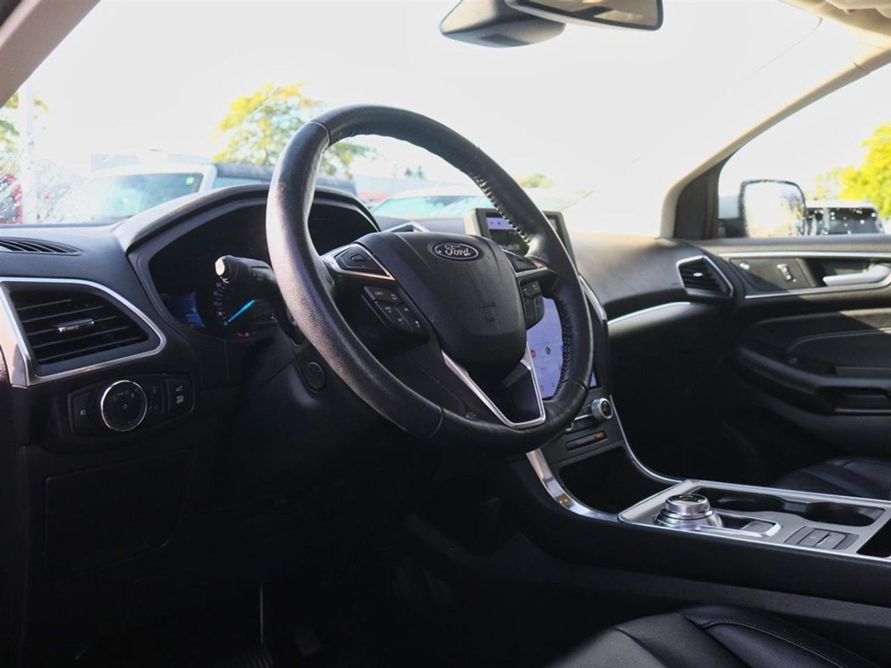 2022 Ford Edge Titanium | AWD | NAV | ROOF | TOW | HTD STR WHL Photo