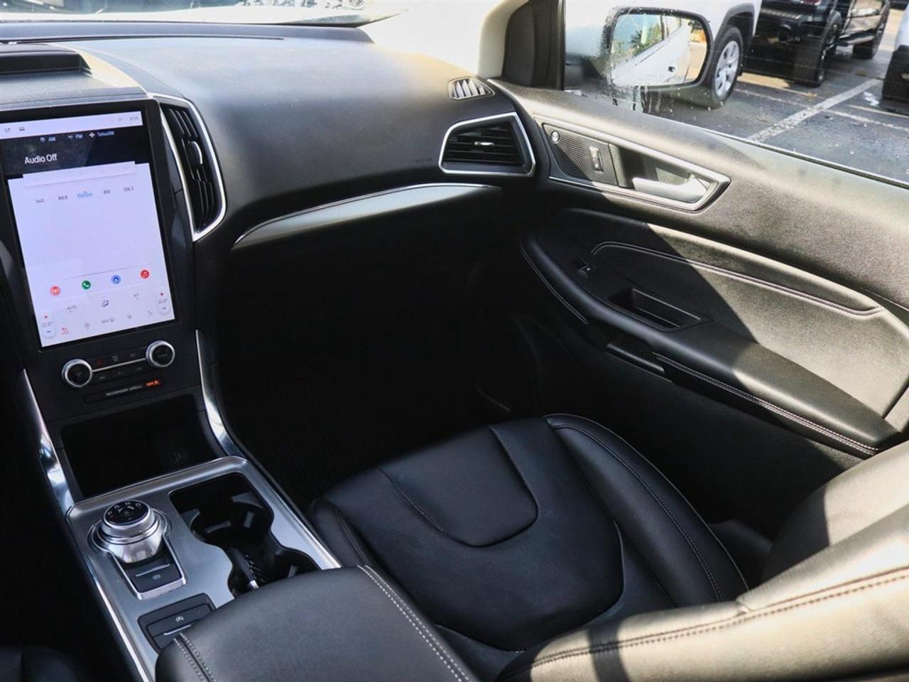 2022 Ford Edge Titanium | AWD | NAV | ROOF | TOW | HTD STR WHL Photo