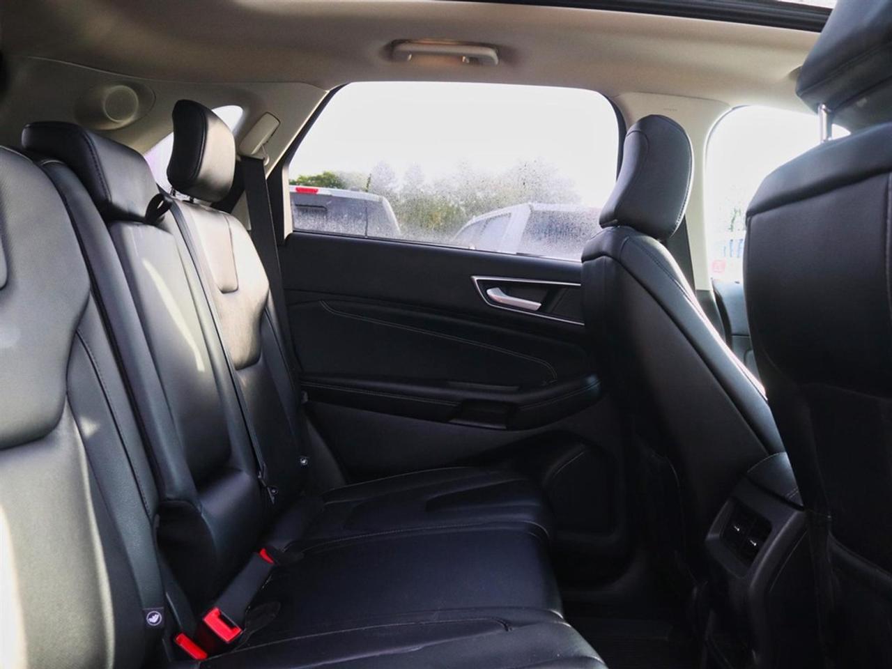 2022 Ford Edge Titanium | AWD | NAV | ROOF | TOW | HTD STR WHL Photo