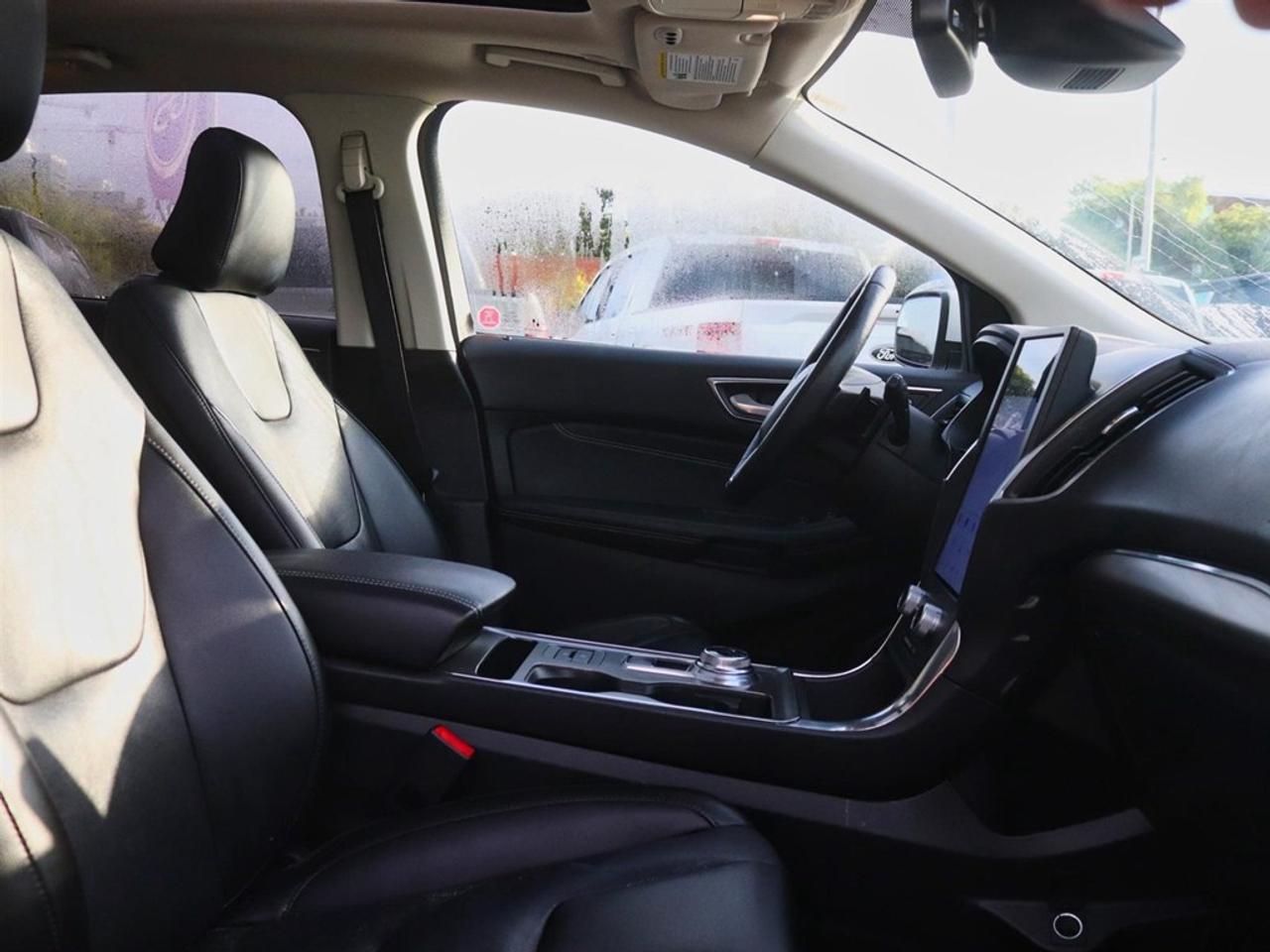 2022 Ford Edge Titanium | AWD | NAV | ROOF | TOW | HTD STR WHL Photo