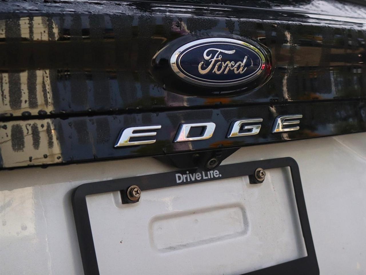 2022 Ford Edge Titanium | AWD | NAV | ROOF | TOW | HTD STR WHL Photo