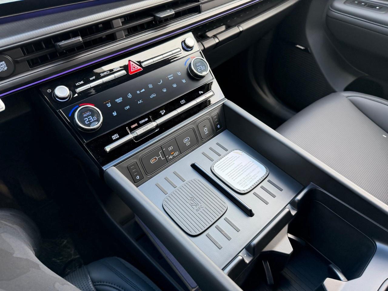 2027 Hyundai Santa Fe Hybrid Ultimate Calligraphy AWD Photo