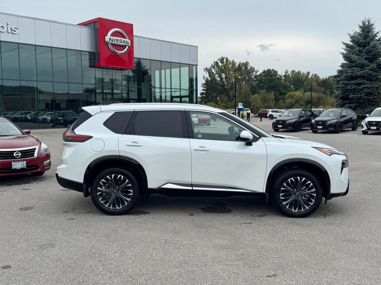 2026 Nissan Rogue AWD Platinum Photo