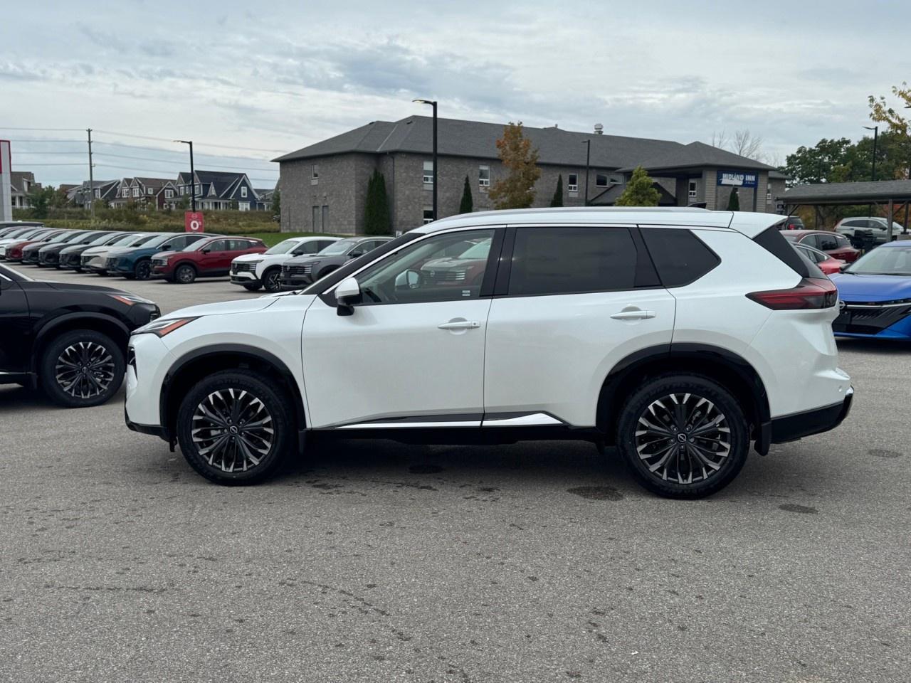 2026 Nissan Rogue AWD Platinum Photo