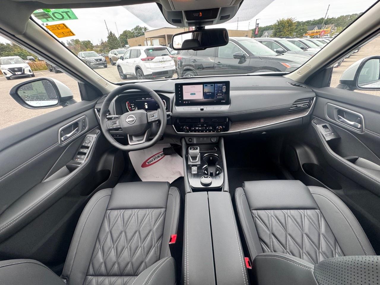 2026 Nissan Rogue AWD Platinum Photo