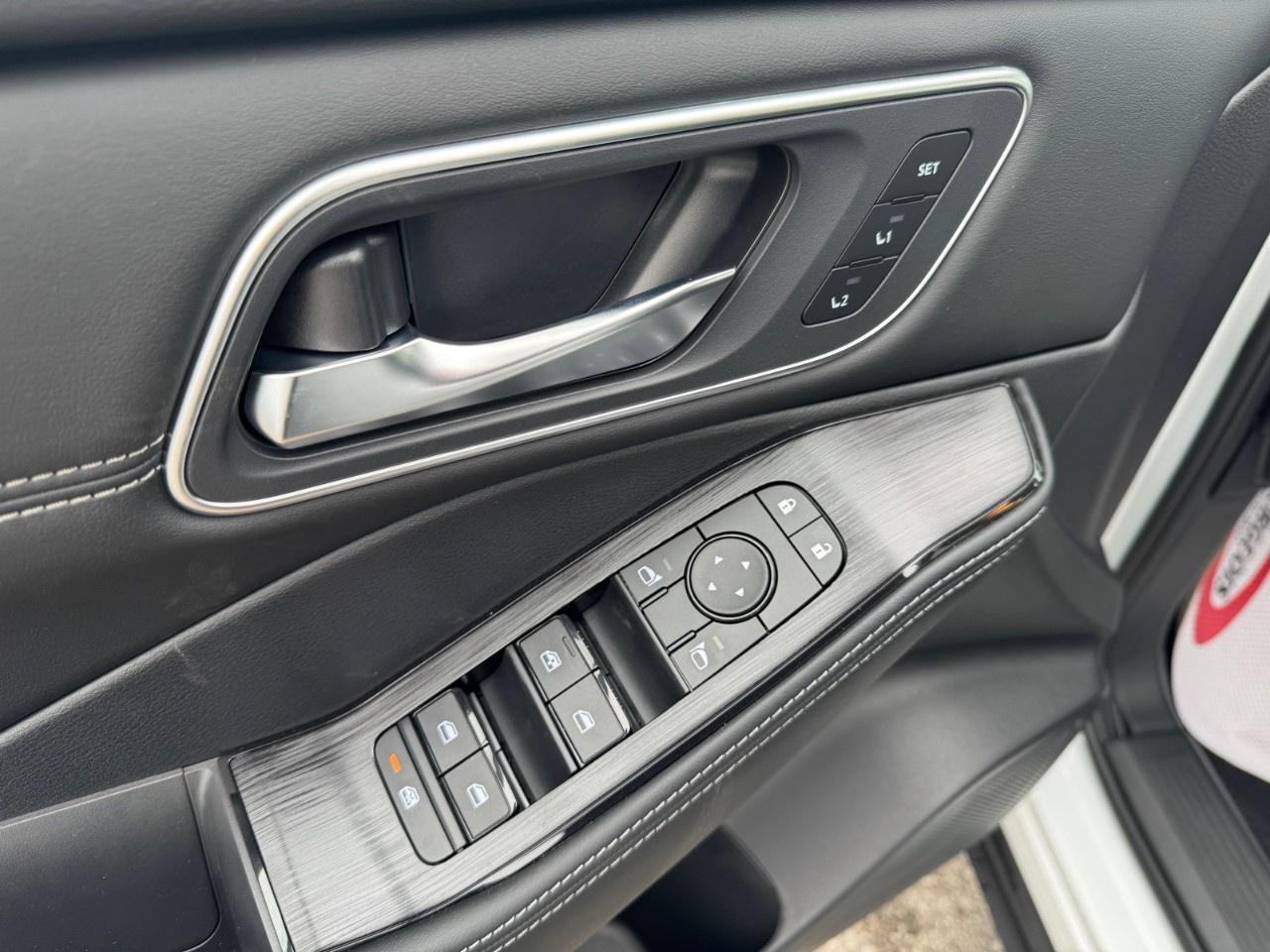2026 Nissan Rogue AWD Platinum Photo