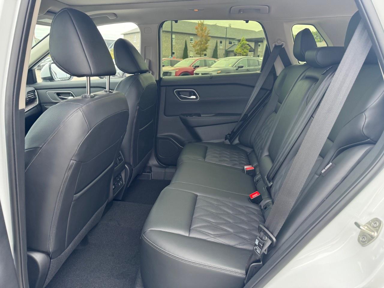 2026 Nissan Rogue AWD Platinum Photo
