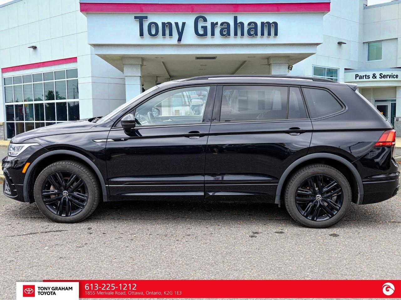 2022 Volkswagen Tiguan Comfortline R-Line Black Edition Photo