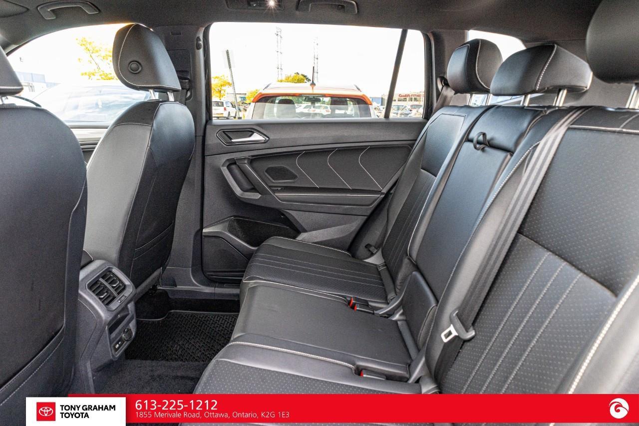 2022 Volkswagen Tiguan Comfortline R-Line Black Edition Photo