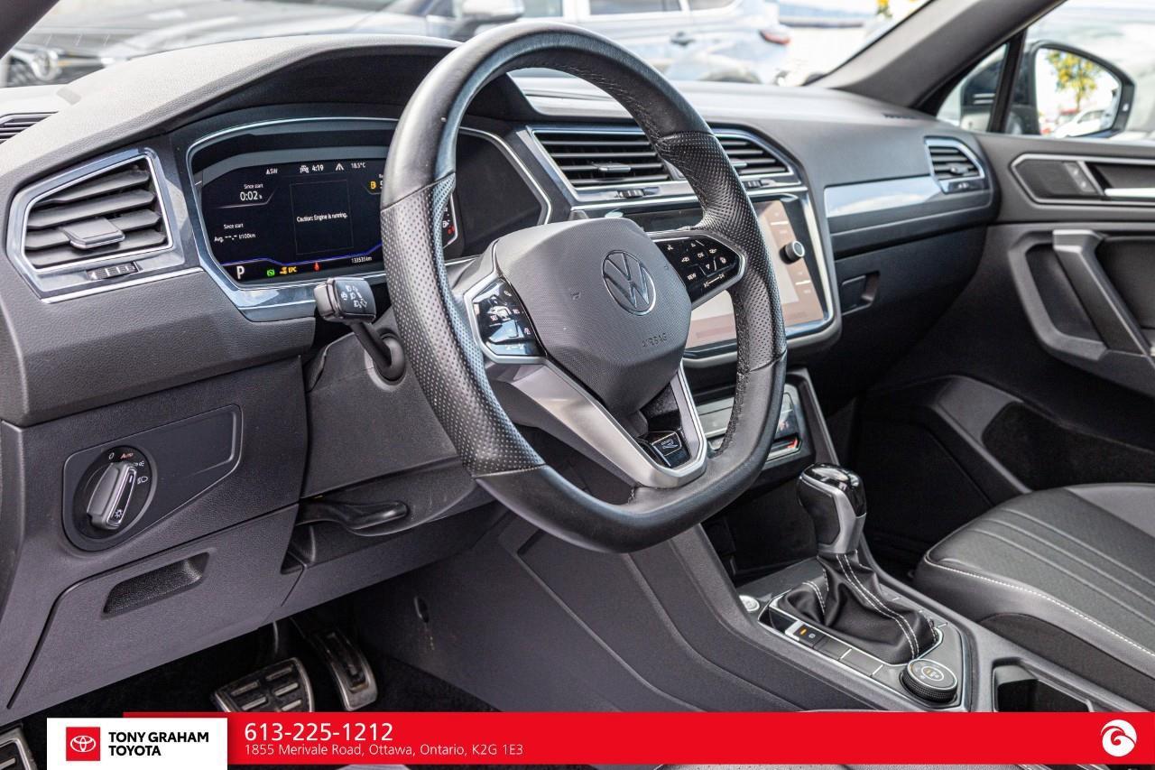 2022 Volkswagen Tiguan Comfortline R-Line Black Edition Photo
