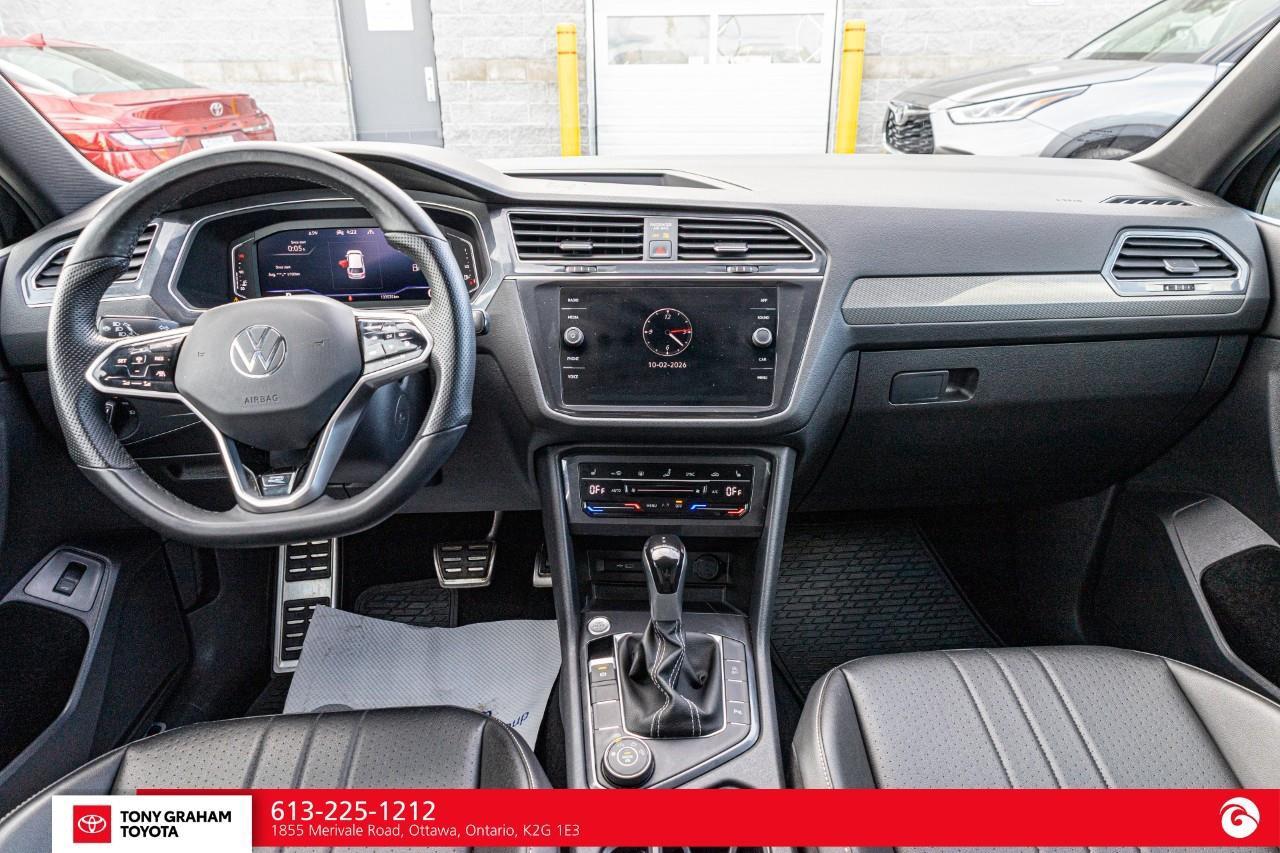 2022 Volkswagen Tiguan Comfortline R-Line Black Edition Photo