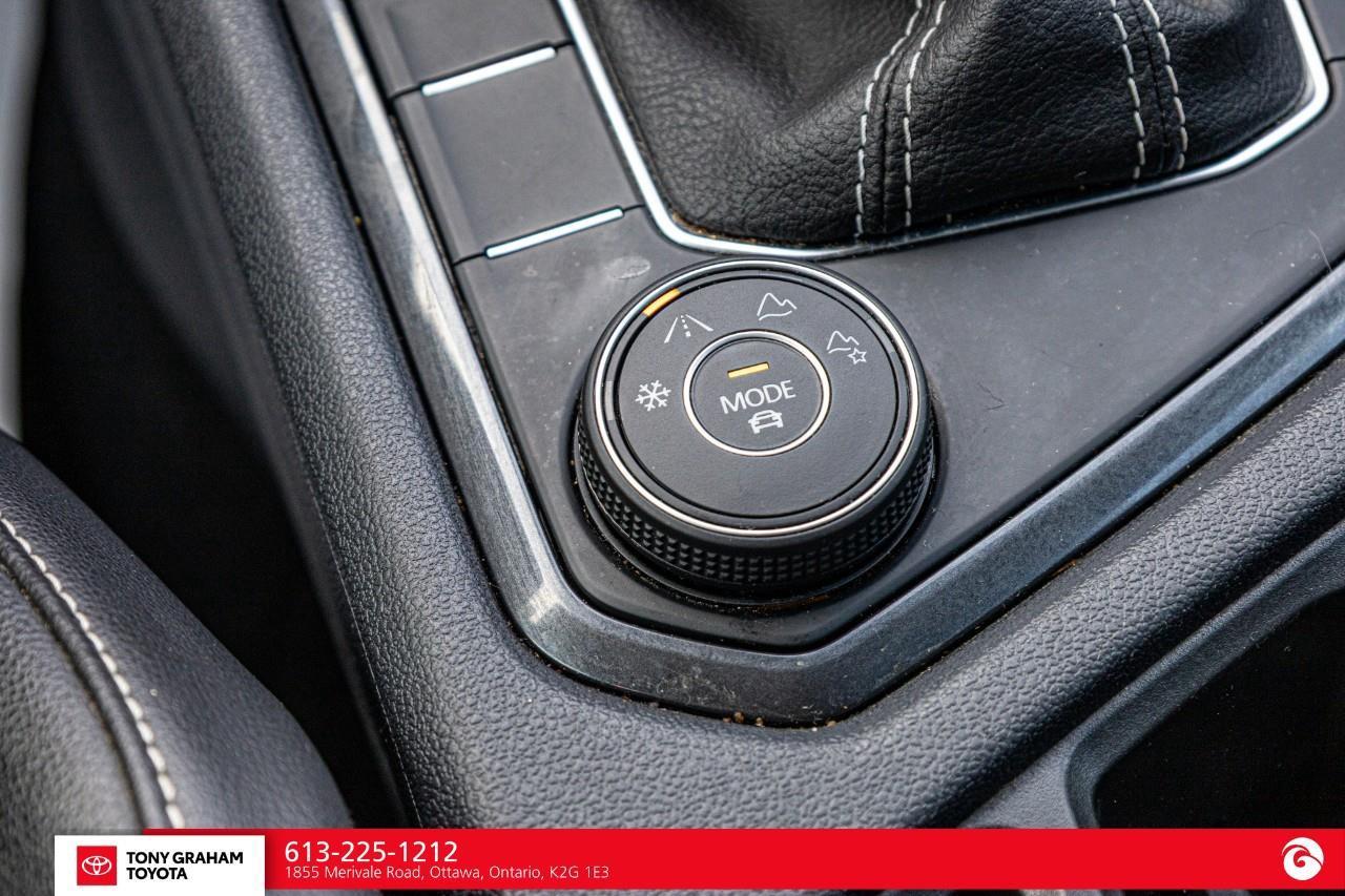 2022 Volkswagen Tiguan Comfortline R-Line Black Edition Photo