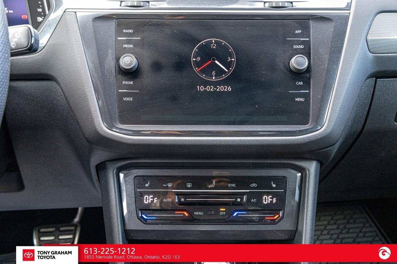2022 Volkswagen Tiguan Comfortline R-Line Black Edition Photo