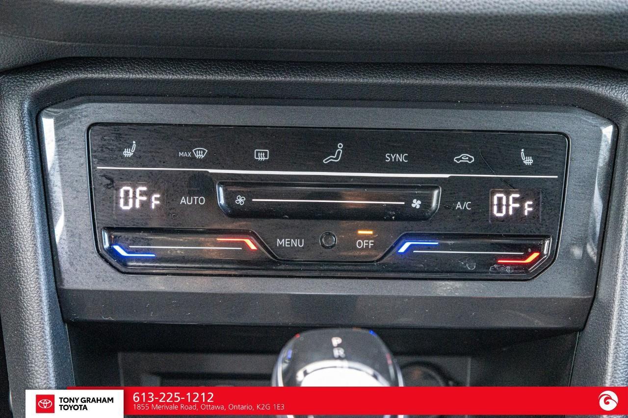 2022 Volkswagen Tiguan Comfortline R-Line Black Edition Photo