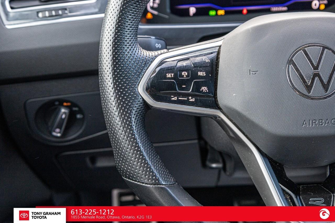 2022 Volkswagen Tiguan Comfortline R-Line Black Edition Photo