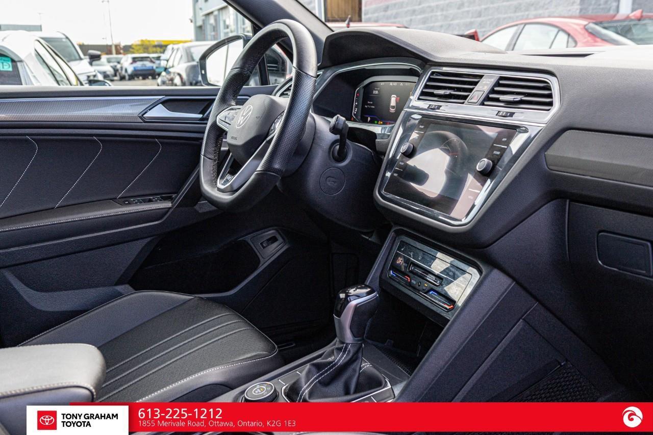 2022 Volkswagen Tiguan Comfortline R-Line Black Edition Photo