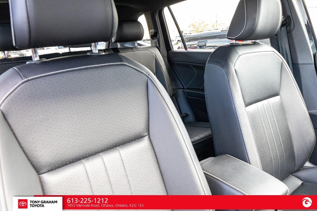 2022 Volkswagen Tiguan Comfortline R-Line Black Edition Photo