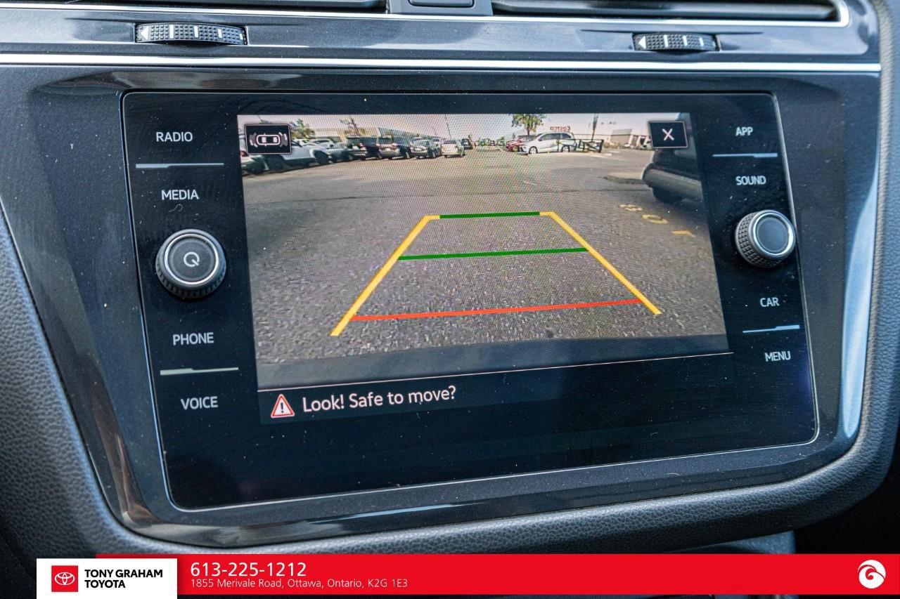 2022 Volkswagen Tiguan Comfortline R-Line Black Edition Photo